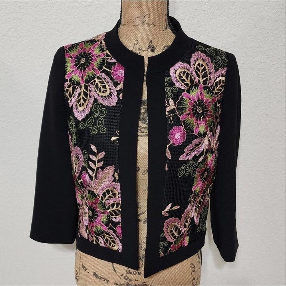 TAHARI Black and Pink Embroidered floral jacket Blazer‎ Women's Size 4